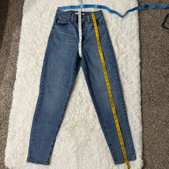 Levi’s High Waisted Mom Jeans in Blue Size 25 - Picture 11 of 11
